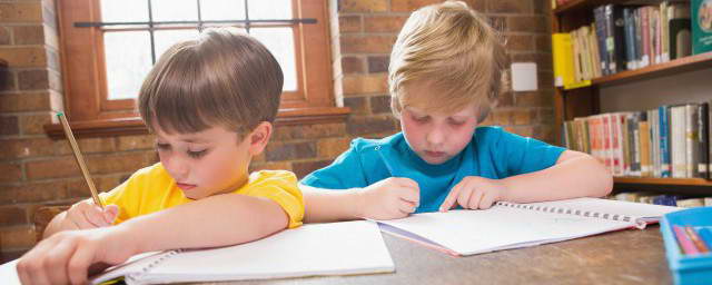 工行合肥滨湖支行营业室扎实开展“普及金融知识万里行”活动